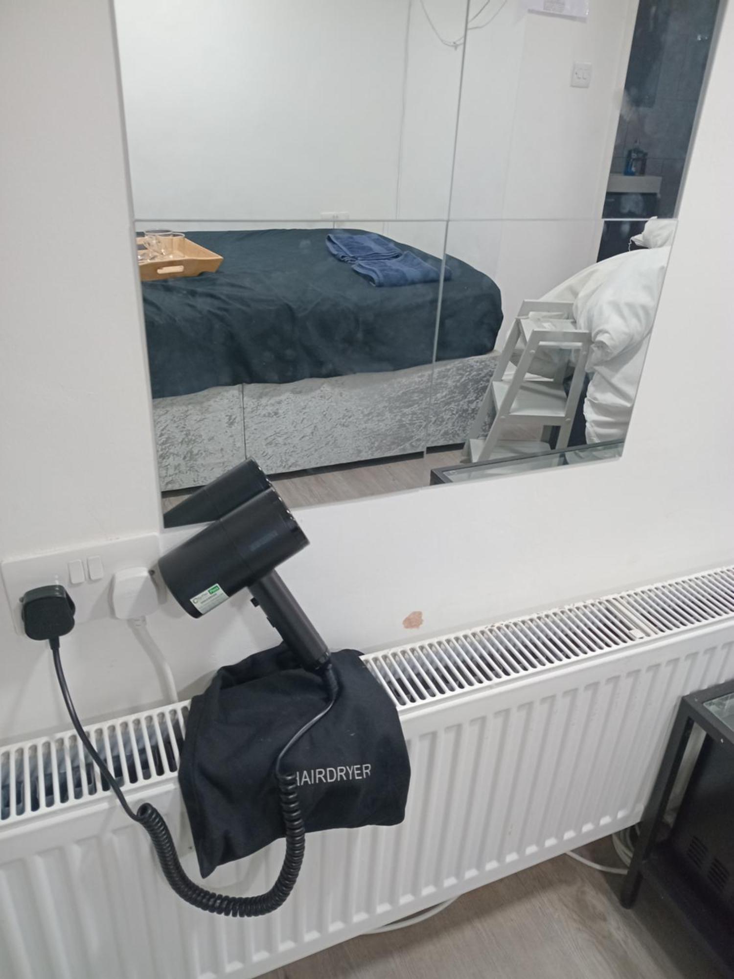 Cosy Flat-just Renovated-free Street Parking & Independent Entrance Apartment